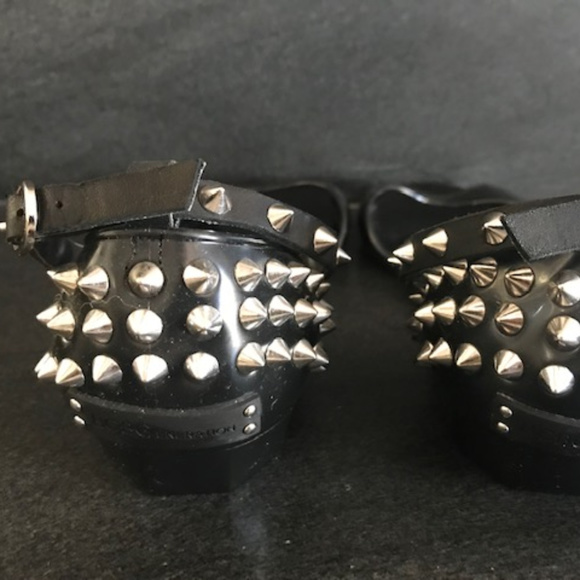 BCBGeneration Black Studded Jelly Sandal Size 7 - Picture 3 of 7